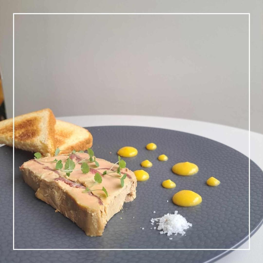 Le Regina Hotel Restaurant アルドロ・プラージュ エクステリア 写真